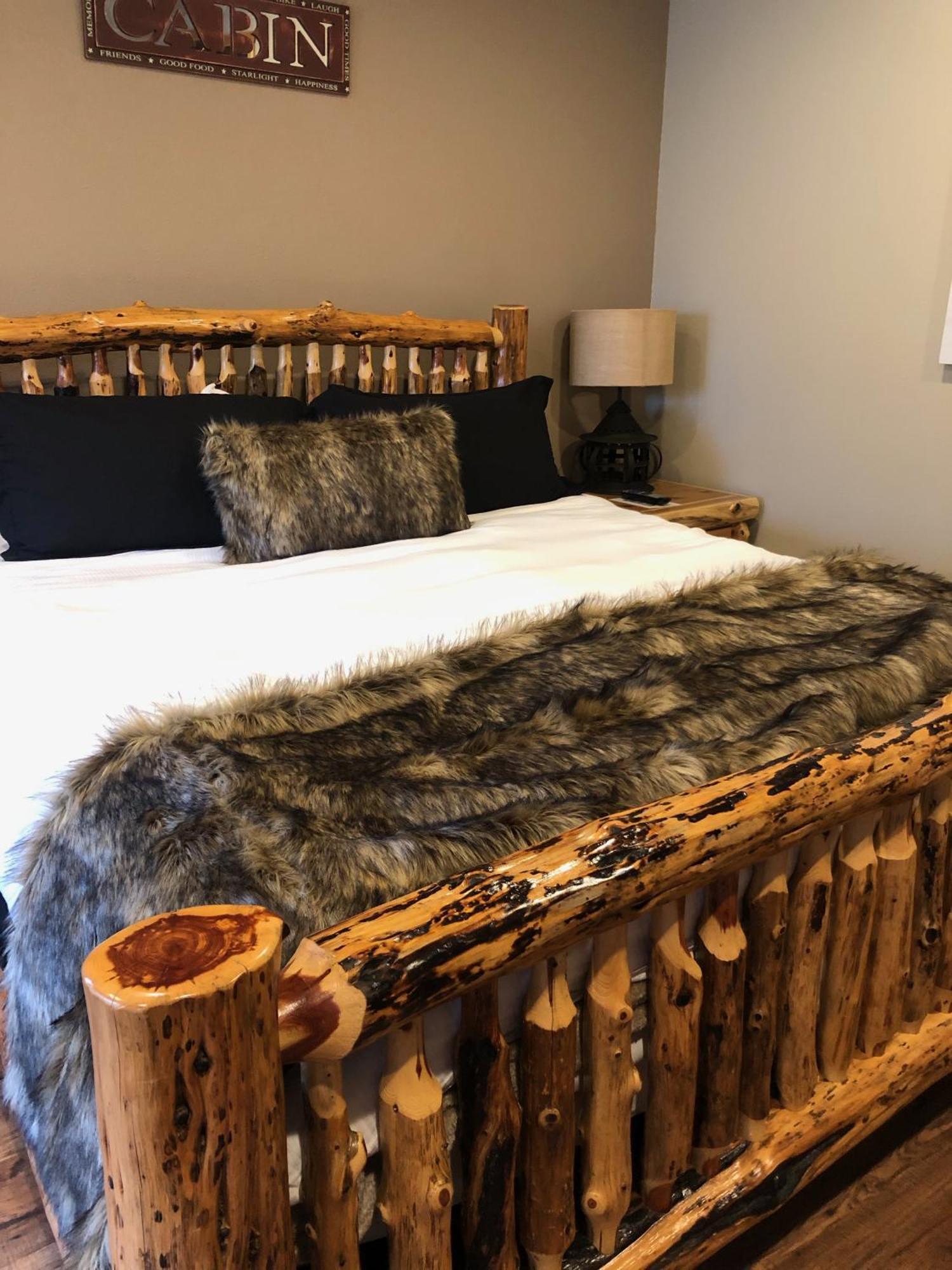 Summit Lake Lodge Eksteriør bilde