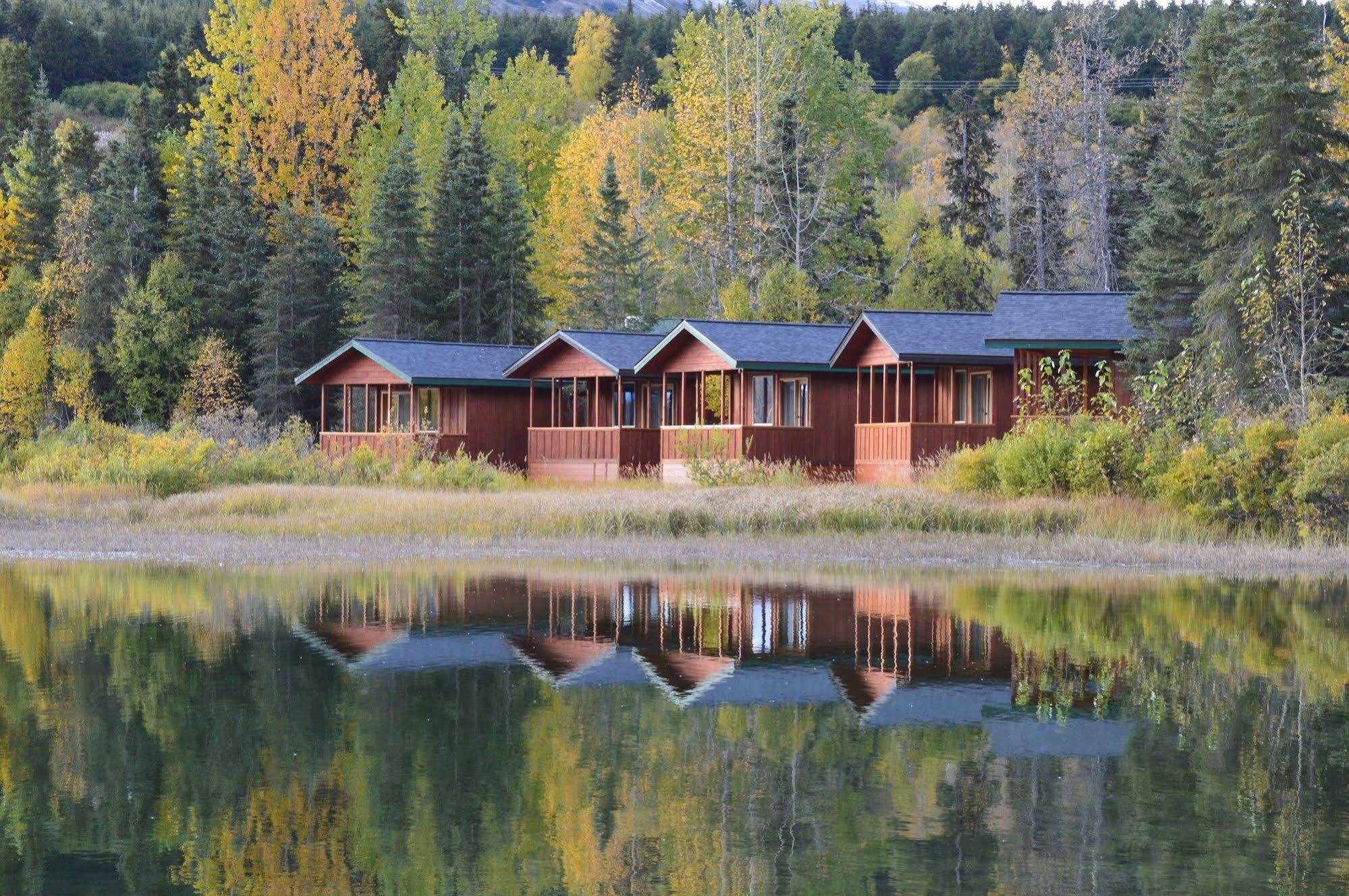 Summit Lake Lodge Eksteriør bilde