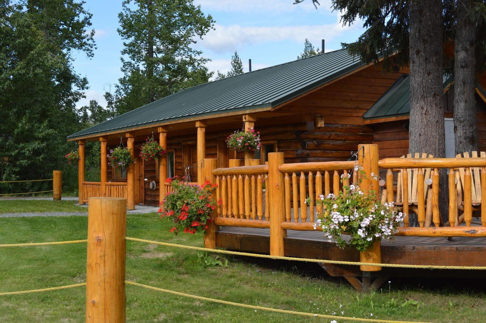 Summit Lake Lodge Eksteriør bilde
